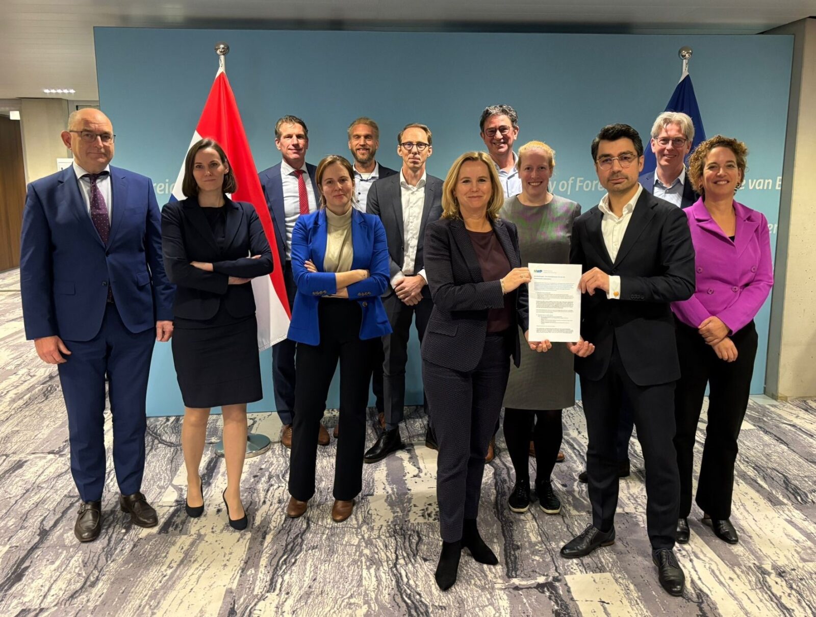 Representatives of the Dutch water sector with Minister Klever
